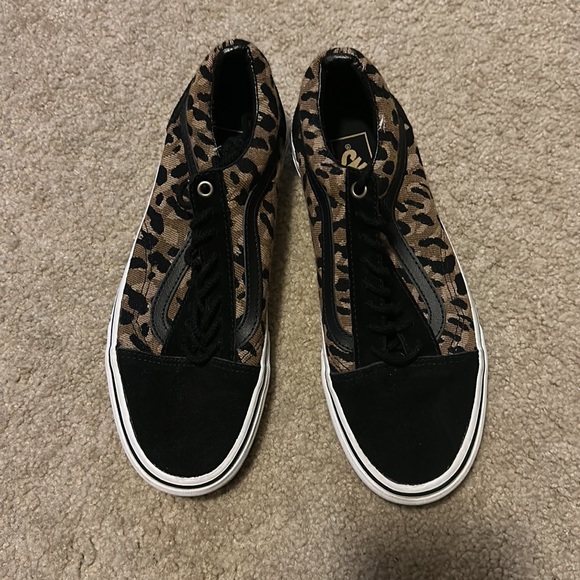 Vans - Picture 2 of 10